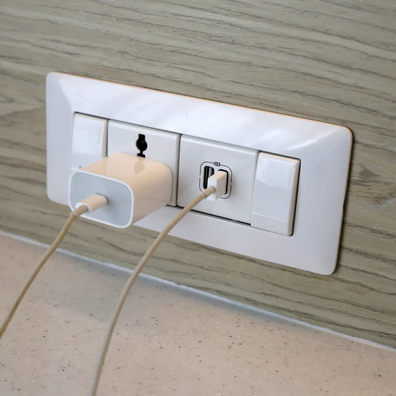 Outlet Install Sqr